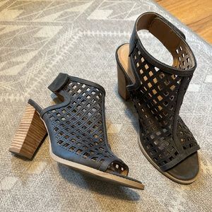 Report Footwear - Rumi Peep Toe Pumps